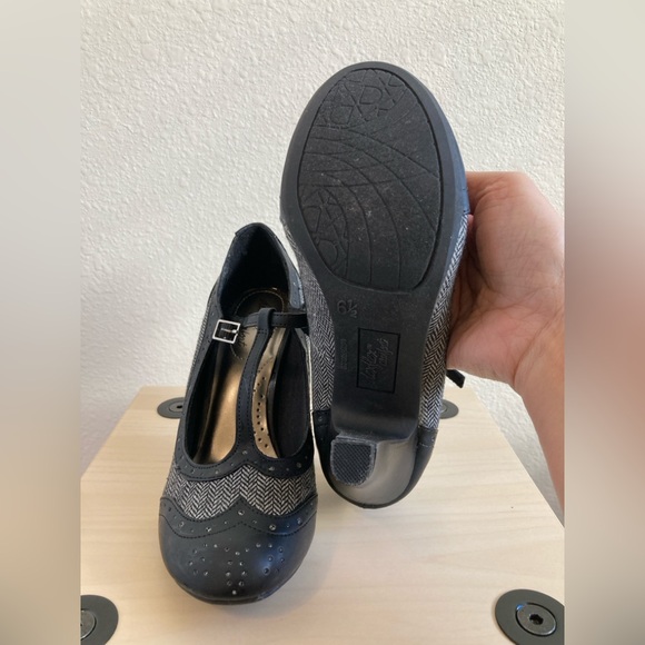 Dexflex Comfort Black and Herringbone Women's Pumps/Heels - Picture 8 of 11